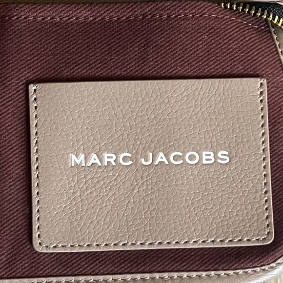 Marc Jacobs The Leather Small Tote Bag - Picture 10 of 16